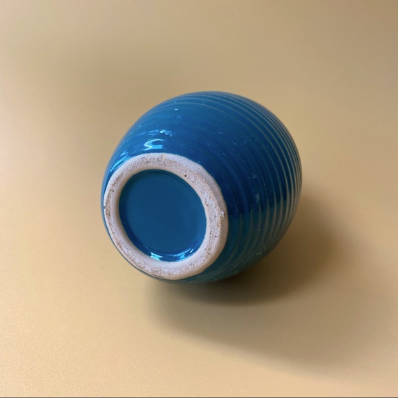 Blue Ribbed Vase - Picture 5 of 10